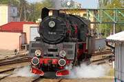30.04.2015 Parow&oacute;z Ol49-69 manewruje na stacji Wolsztyn