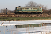 04.02.2014 – Lokomotywa spalinowa ST43-208 mija tarczę ostrzegawczą niedaleko Wolsztyna