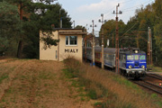10.10.2014 EP07-243 z wagonami przejeżdża przy posterunku Miały