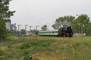 16.05 Pociąg Gopło z parowozem Ol49-69 dojeżdża do stacji Kruszwica