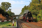 04.10 Lokomotywa parowa Ol49-69 z pociągiem WOLTUR wraca ze Stefanowa