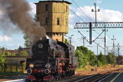 22.06 Lokomotywa parowa Ol49-69 manewruje na stacji Świdwin