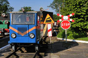 31.05.2015 Drezyna wąskotorowa (po lewej)