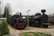 10.04.2016 Parowóz TKb 1479 z 1878 roku (po lewej) i parowóz Tr12-25