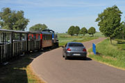 06.06.2015 Pociąg Żnińskiej Kolei Powiatowej pomiędzy stacją Wenecja Muzeum a stacją Biskupin