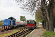 02.05.2016 Lokomotywa normalnotorowa LDH-45 i wąskotorowy wagon motorowy MBxd2
